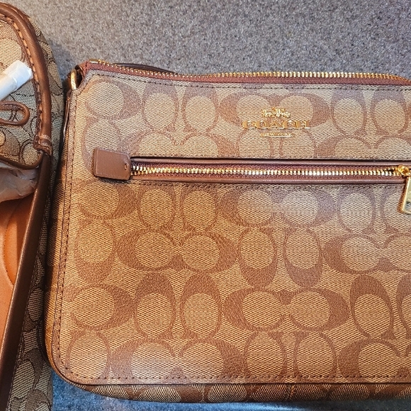 Coach Brown Signature Women's Bag and Shoes - Picture 10 of 10